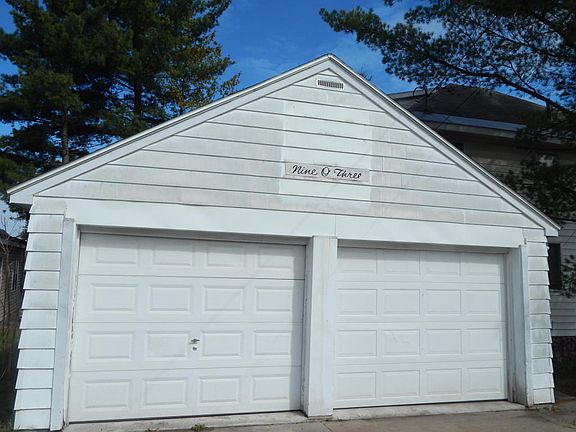 2nd image of 903 Prospect Ave