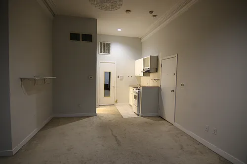 550 Columbus Ave #1 Photo 1