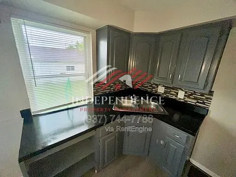 402 Harriet St — Photo 5