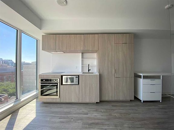 4th image of 77 Shuter St #1909
