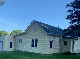 207 1st Ave SW, West Bend, IA 50597