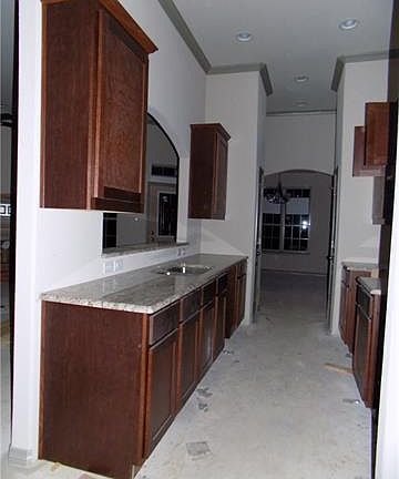 5th image of 4912 Lake Park Dr