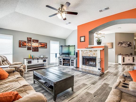 4th image of 1237 Whitehorse Dr