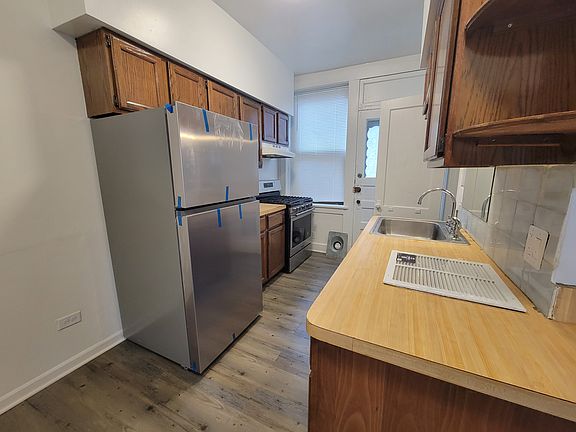 5th image of 1205 W Farwell Ave #3