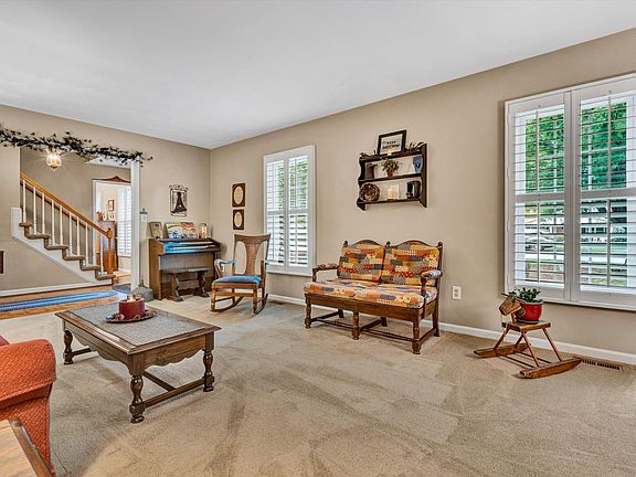 5th image of 1912 Millstream Dr