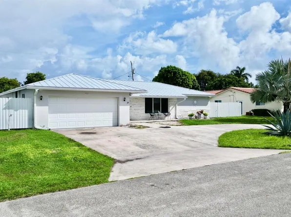 1861 Caribbean Rd W, Lake Clarke Shores, FL 33406