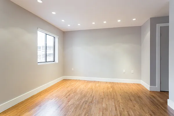 Rented by Compass | media 21