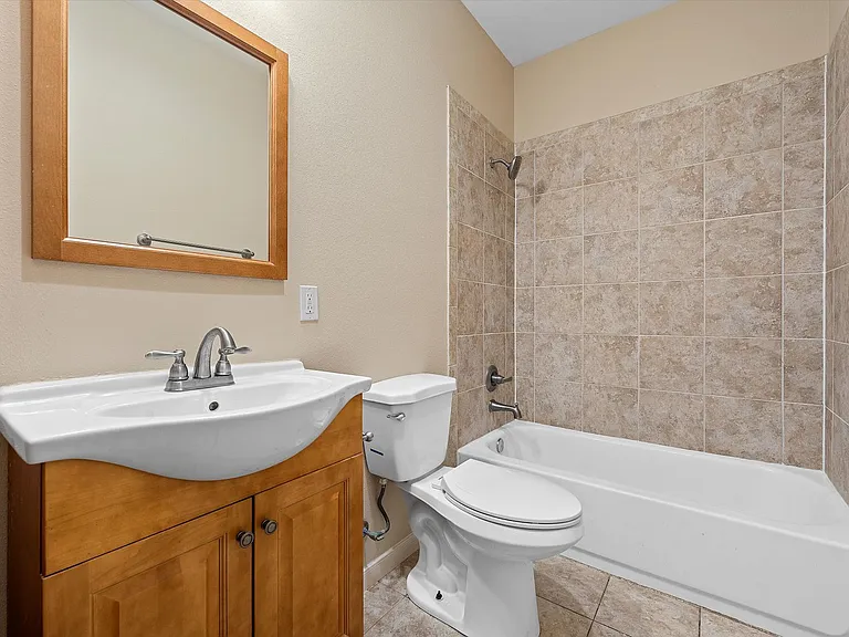 3743 Vista Cove Dr — Photo 9