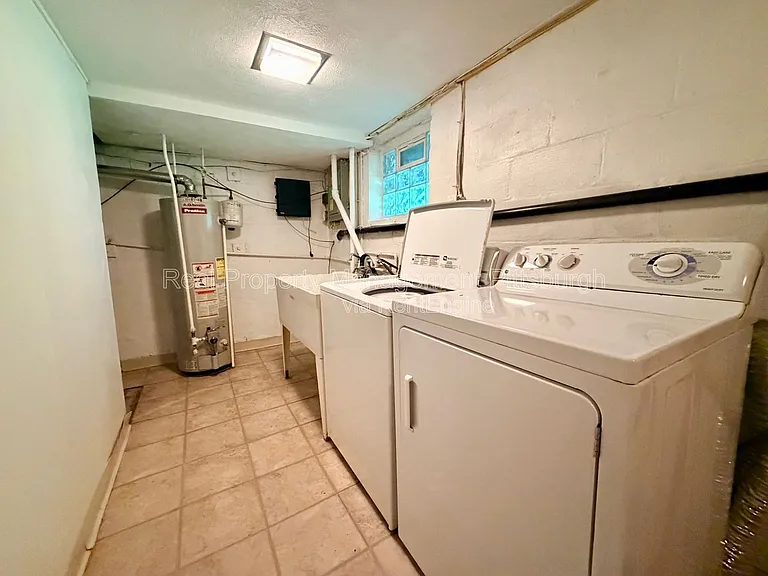 1076 Thornwood Dr — Photo 15