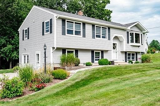 4th image of 9 Rollingwood Dr