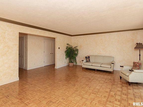 3rd image of 533 19th Ave