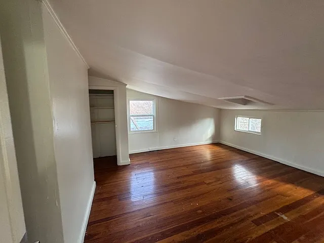 1044 Rosemont Ave — Photo 35