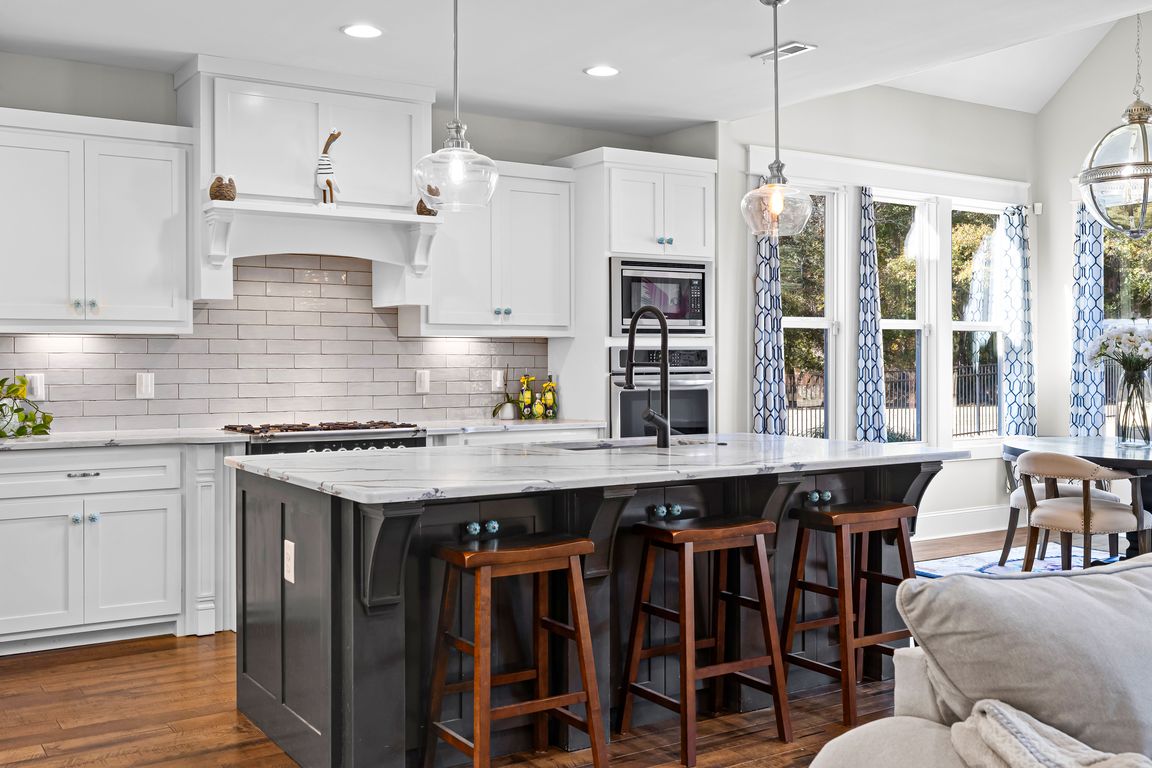 next background image