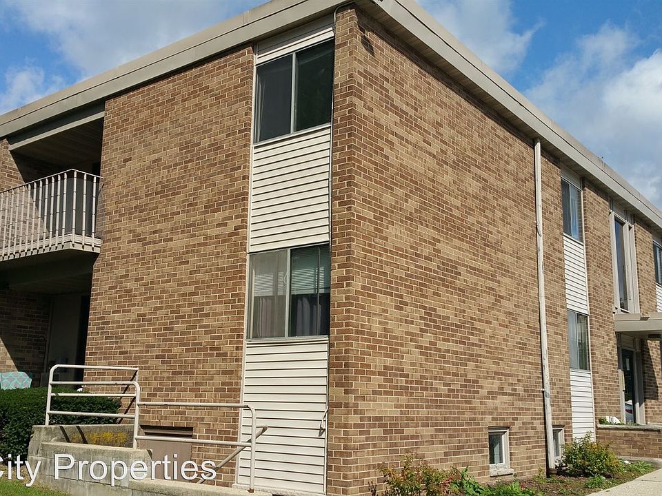 1st image of 12415 W Greenfield Ave APT 09