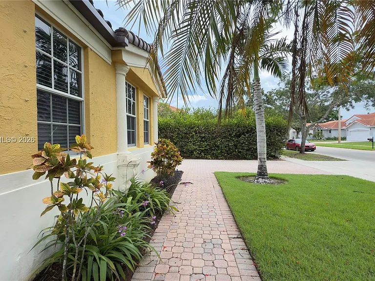 1247 NW 165th Ave — Photo 19