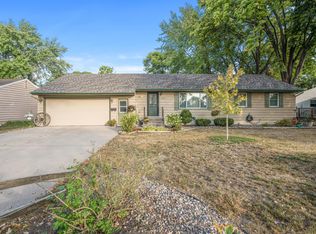 1345 Valley St, Chaska, MN 55318