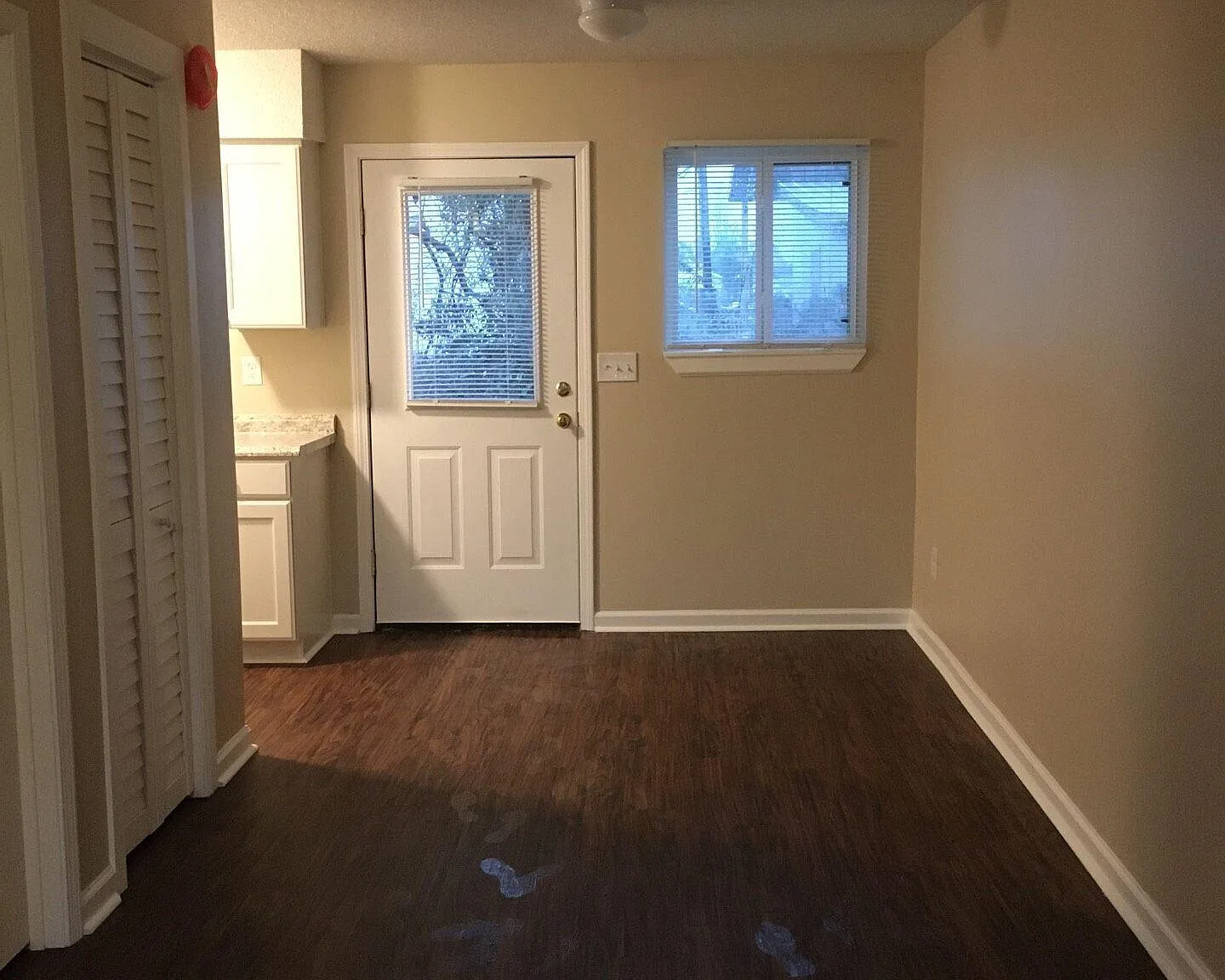 2 bed, 1.5 bath, 1100 sqft, $1,025 — Photo 3