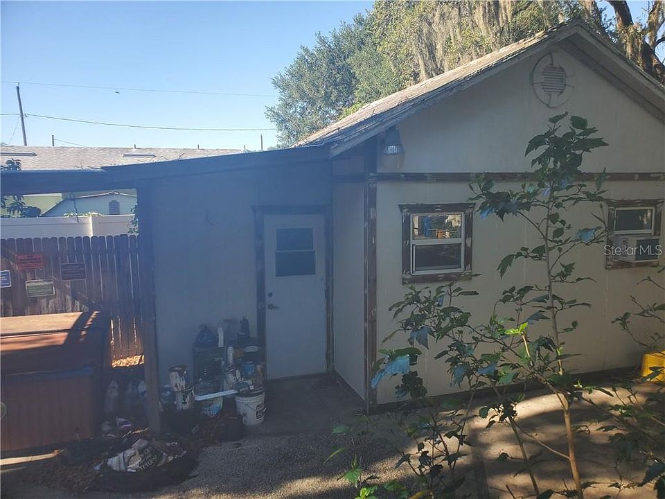 2nd image of 2225 Avenue E NW