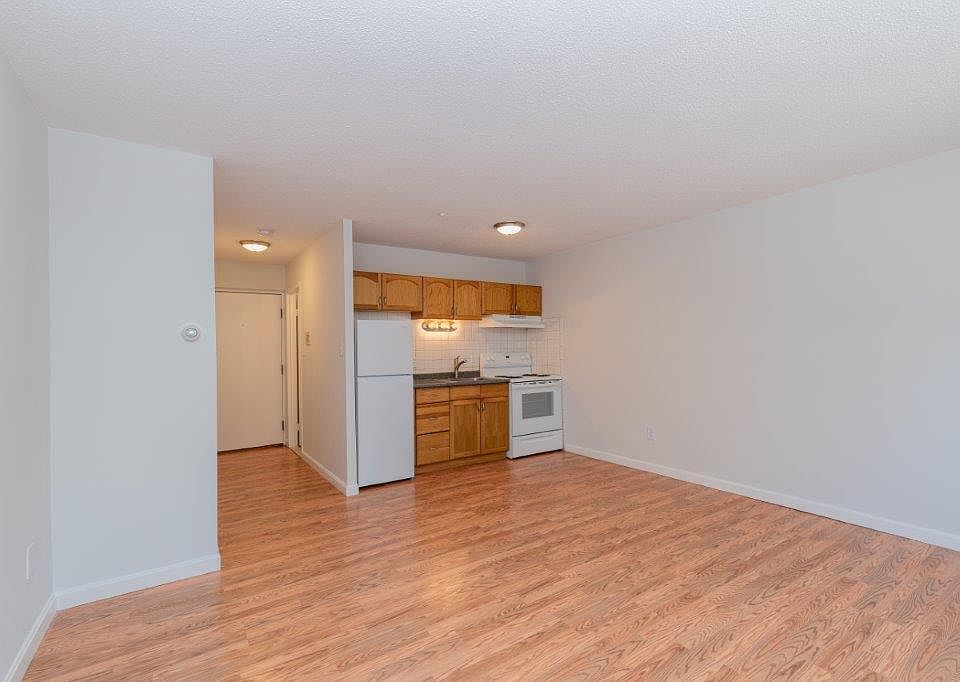2nd image of 162 Summer St #19