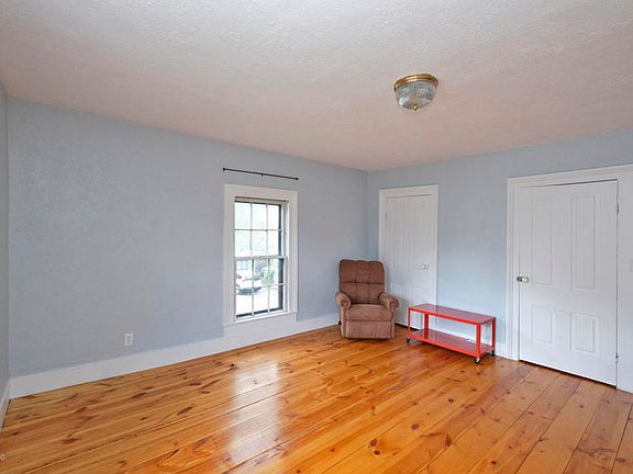 3rd image of 706 W Kalamazoo Ave