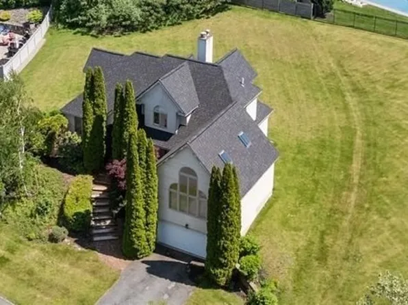 10 Valley View Farm Rd, Haverhill, MA 01835