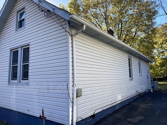 4th image of 3643 Boswell Ave