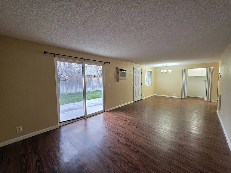404 Belle Ave #2 — Photo 9