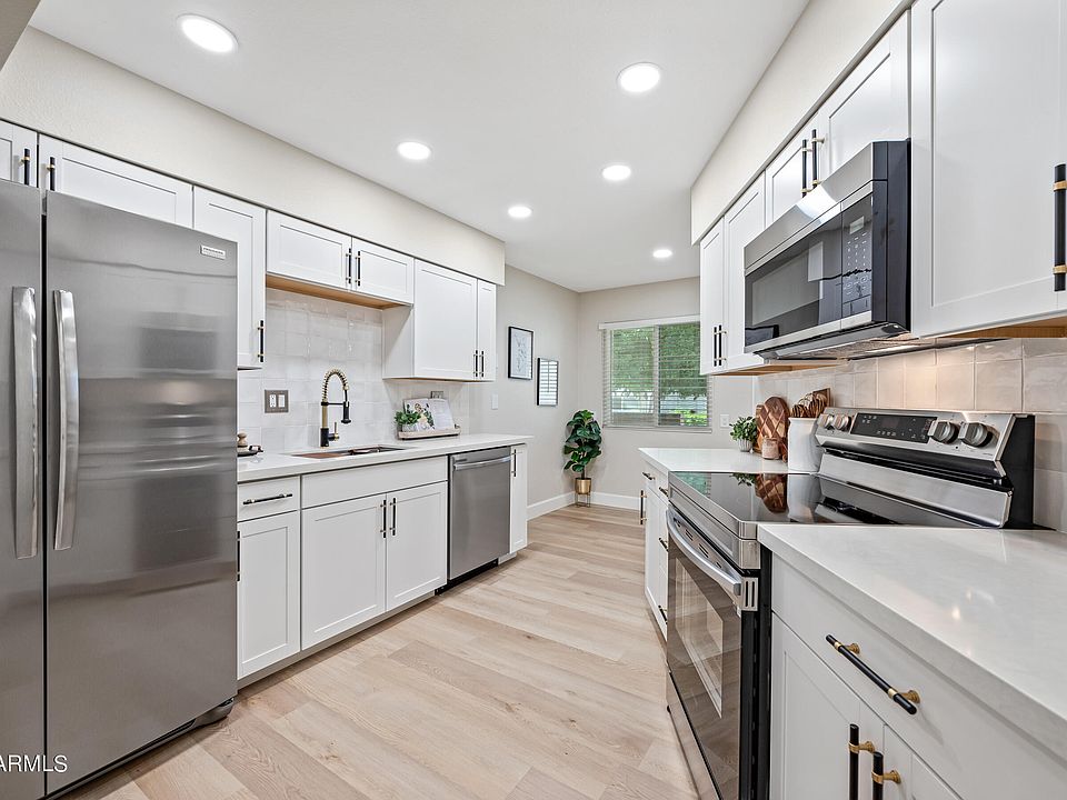 1st image of 13047 N 111TH Avenue