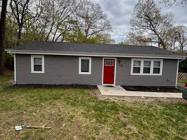 112 Maple Ln