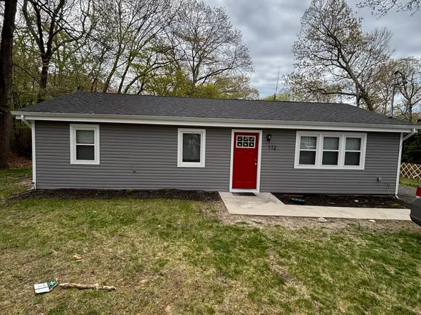 112 Maple Ln, Medford, NY 11763