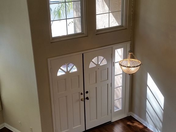 3rd image of 1330 Hinrichs Way