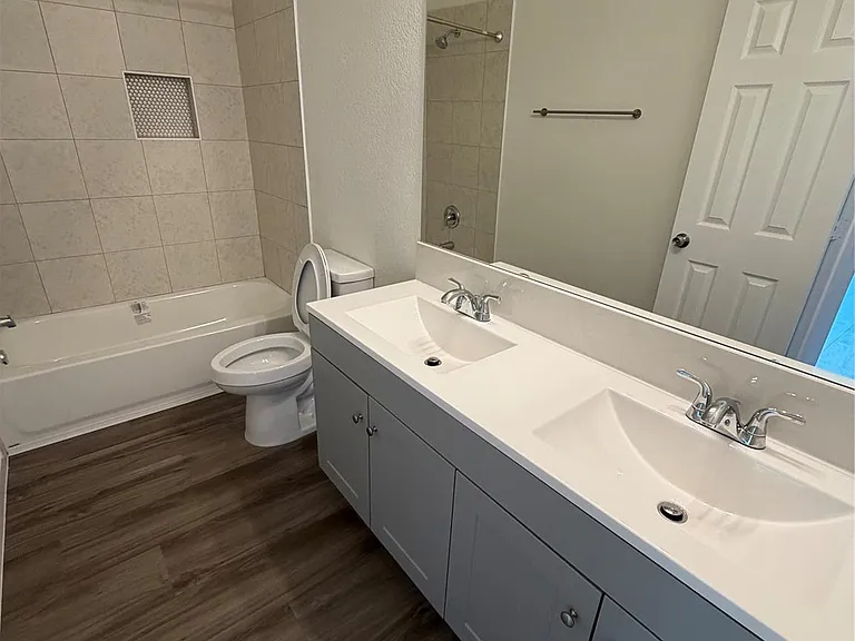 2205 Highland Crossing Dr — Photo 11