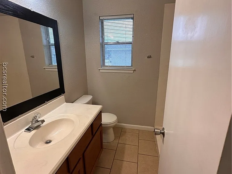 1608 Anderson St — Photo 7