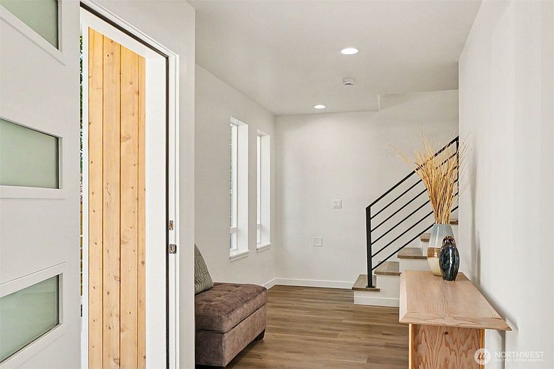 4th image of 7776 Highland Park Way SW #A