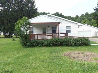 136 Carter Ave, Philippi, WV 26416