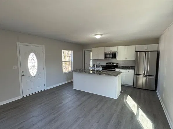 1040 Brickyard St, Lawrenceville, VA 23868