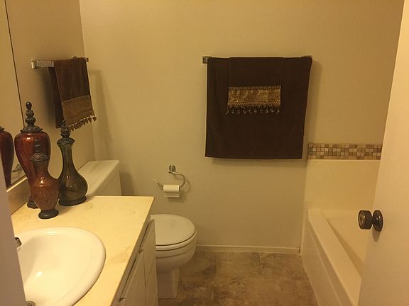 3rd image of 3378 Hanks St