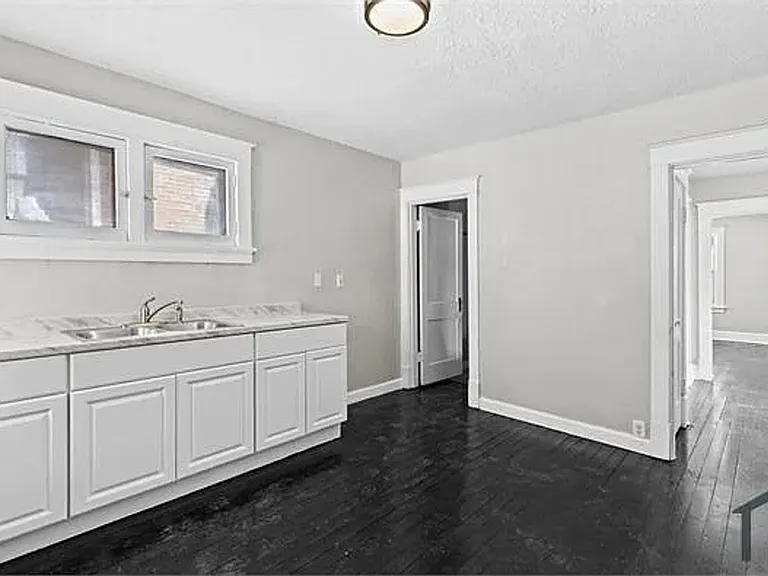 5415 Hamilton Ave — Photo 7