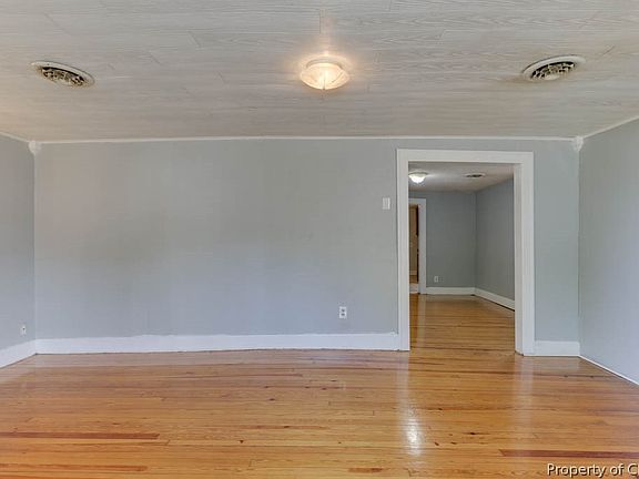 4th image of 109 Mulberry Ave