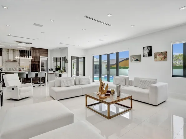 2600 SW 128th Ct, Miami, FL 33175