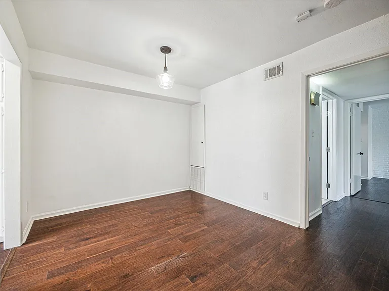 2744 Briarhurst Dr #16 — Photo 4