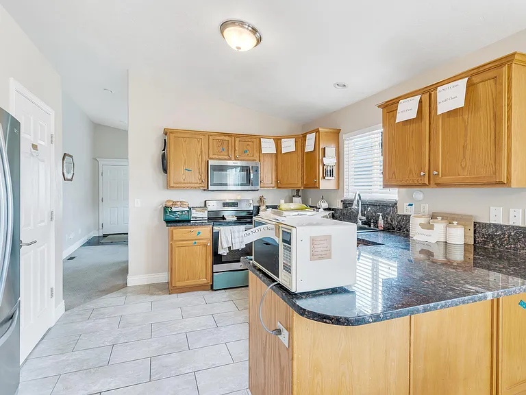 874 W 200 N — Photo 4