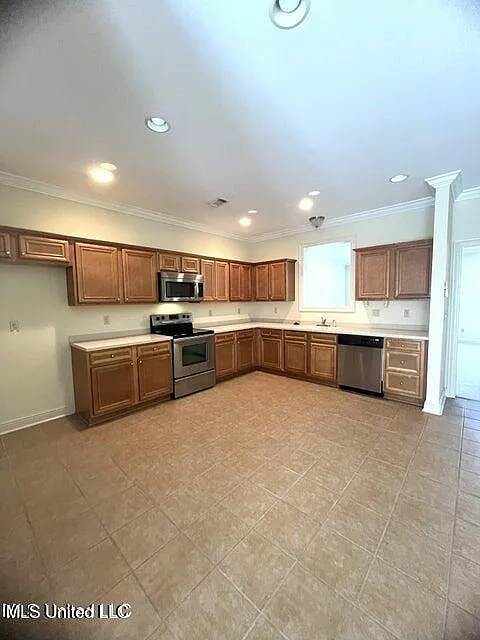 3 bed, 2.5 bath, 1613 sqft, $1,575 — Photo 4