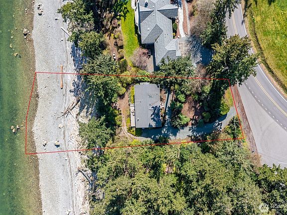 4th image of 215 S Harrington Lagoon Road