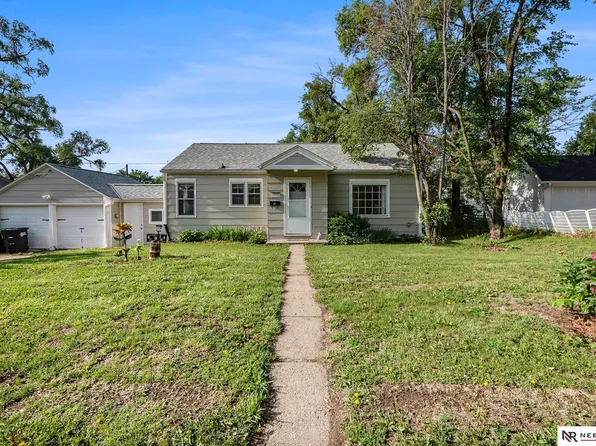 6021 Frederick St, Omaha, NE 68106