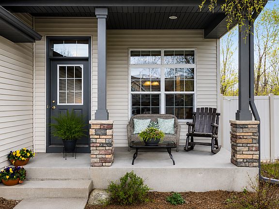 2nd image of 828 Winsome Way NW