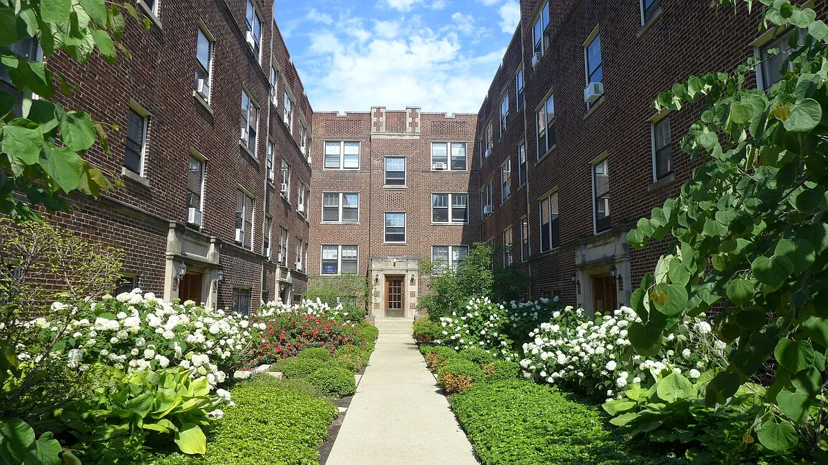 Building Photo - Marshfield Apartments