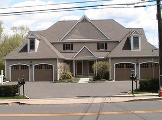 133 Forest St, New Canaan, CT 06840