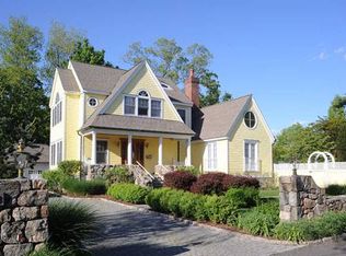 38 Meadowbank Rd, Old Greenwich, CT 06870