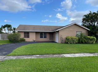 9680 Richmond Cir, Boca Raton, FL 33434